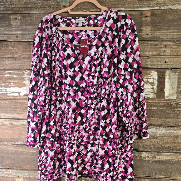 Avenue Pink and Black Geometric Blouse, Plus Size 26/28, NWT - Picture 1 of 4